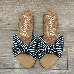 Blowfish Women's Navy and White Striped Bow Sandals slide spring summer nwot 10